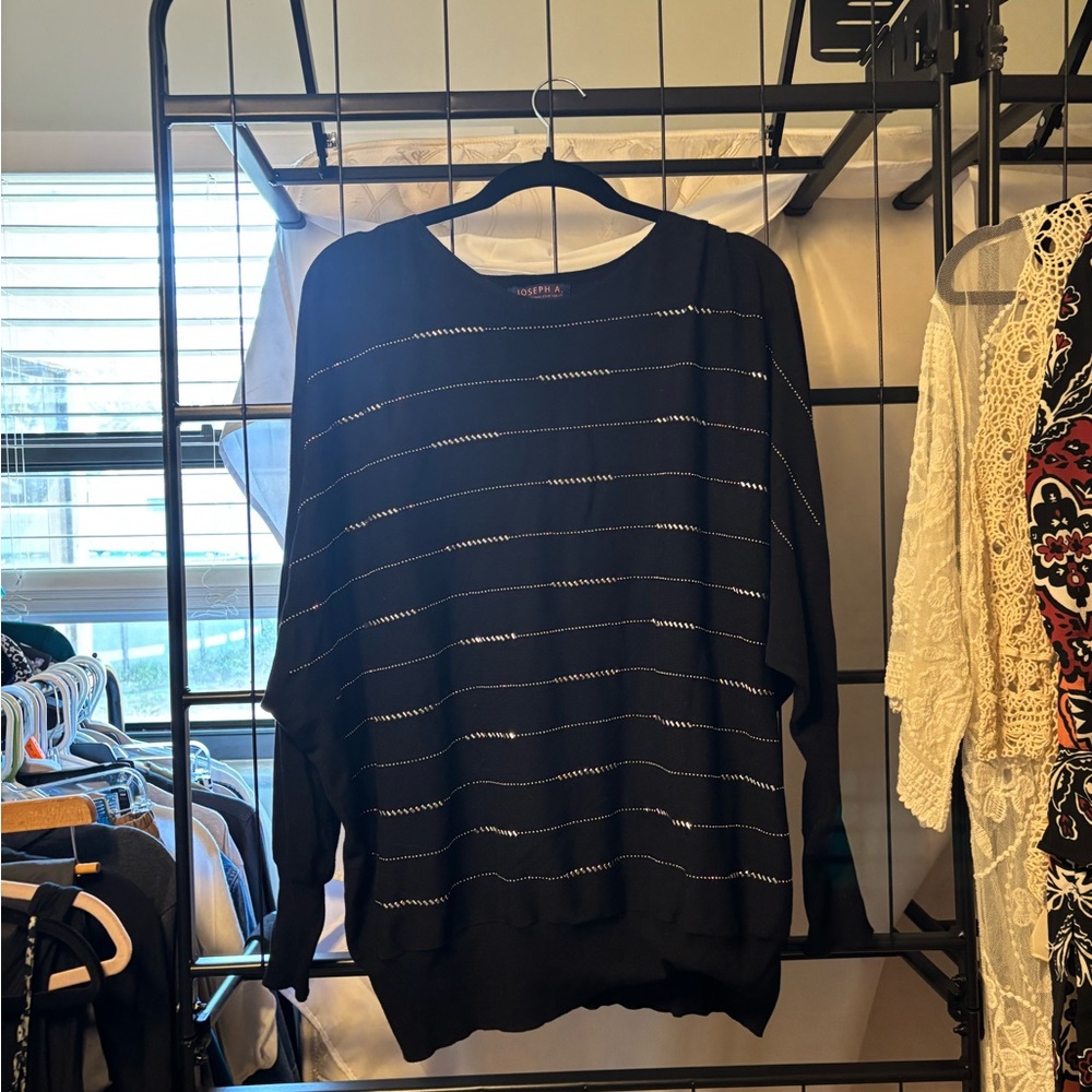 😍Joseph A. Black Sweater with Silver detail Size XL